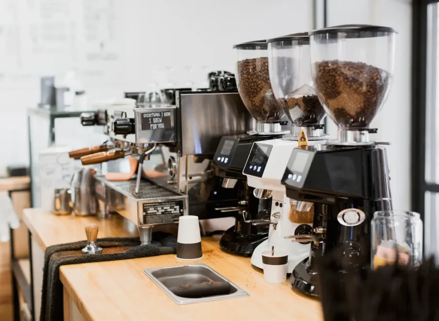 آشنایی با تجهیزات حرفهای کافه