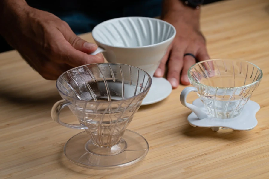 step-by-step-brewing-coffee-with-V60